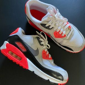 NIKE AIRMAX sz 6Y